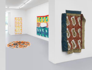 Claude Viallat | Malereien III | Ausstellungsansicht / Exhibition view 2026 | Courtesy Claude Viallat & Galerie kajetan | Photo: Gunter Lepkowski