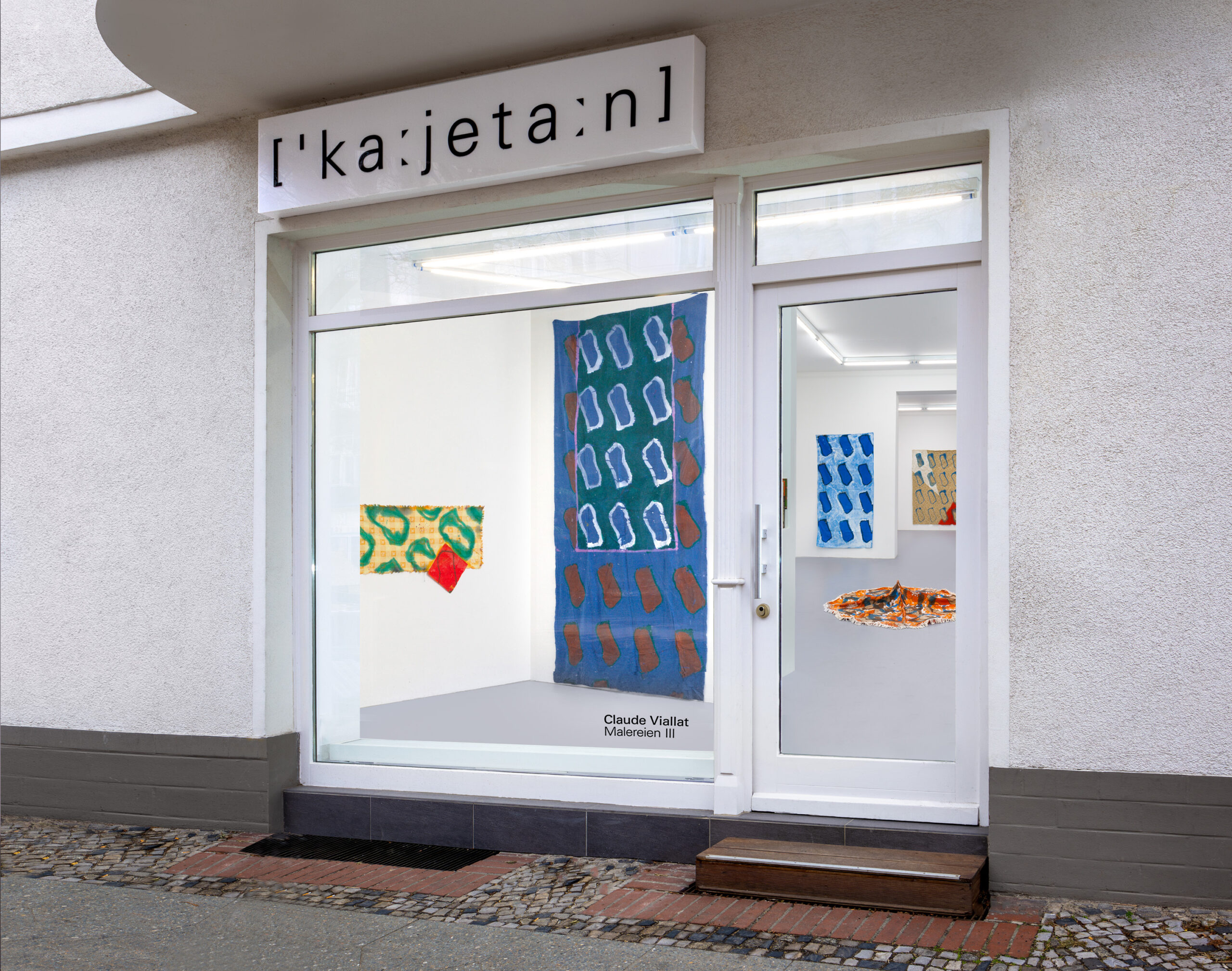 Claude Viallat | Malereien III | Ausstellungsansicht / Exhibition view 2026 | Courtesy Claude Viallat & Galerie kajetan | Photo: Gunter Lepkowski