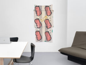 Claude Viallat | 488 / 2025 | 2025 | Acryl auf Gewebe / Acrylic on fabric | 134 x 67 cm / 52,8 x 26,4 in | Ausstellungsansicht / Exhibition view 2026 | Courtesy Claude Viallat & Galerie kajetan | Photo: Gunter Lepkowski